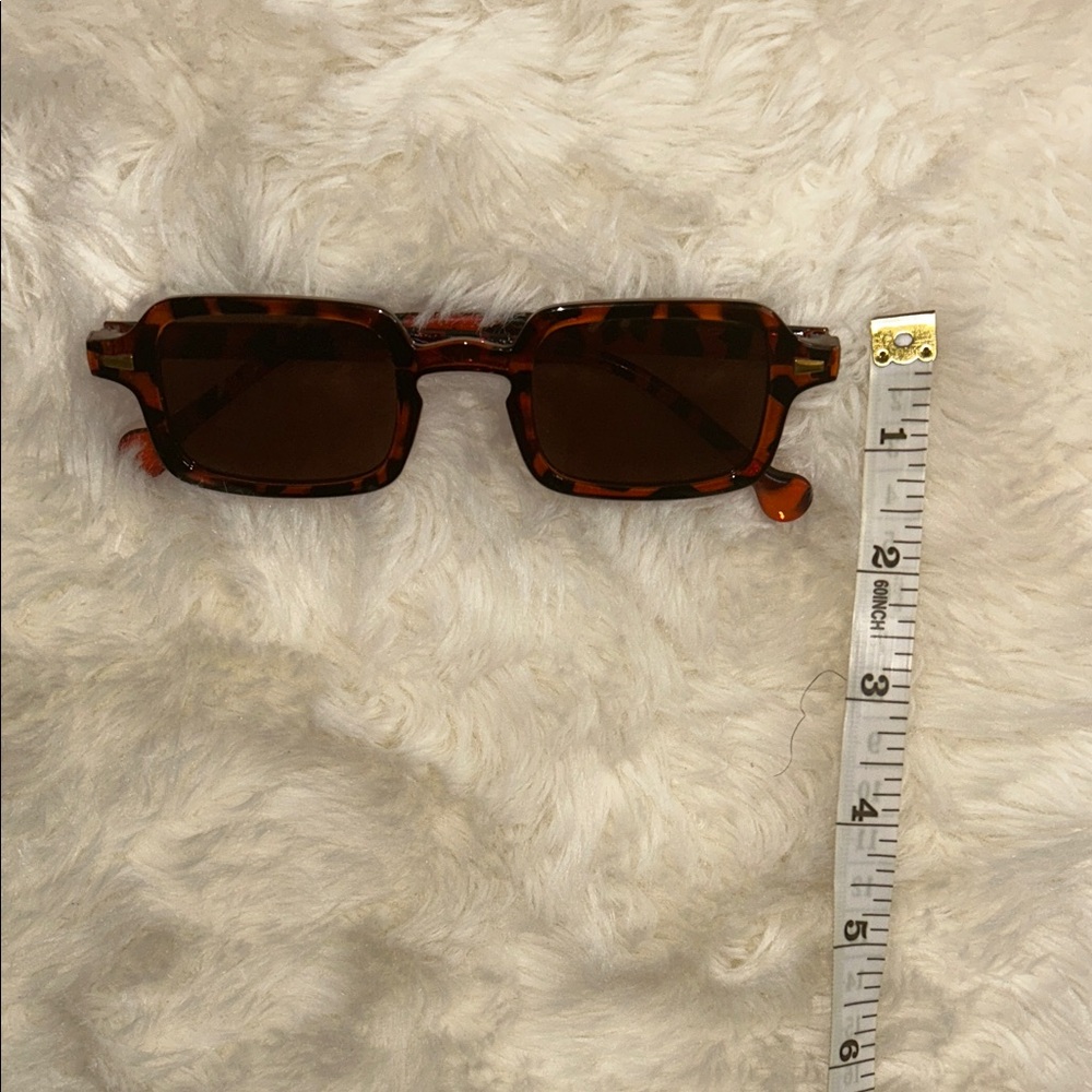 Retro Tortoise Shell Square Sunglasses - Picture 8 of 8